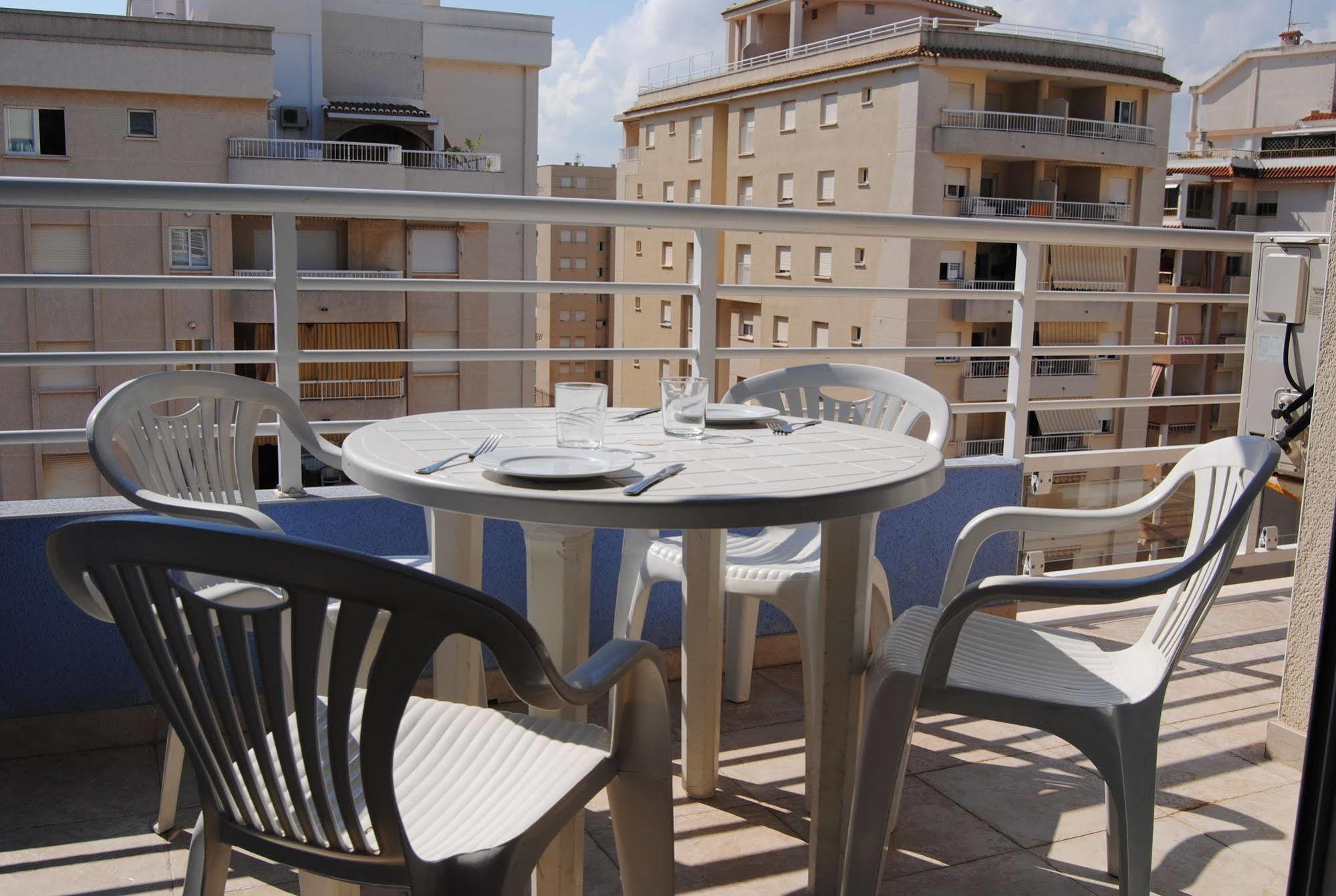 Apartamentos Marblau Peredamar-Julio Y Agosto Solo Familias Gandía Eksteriør bilde